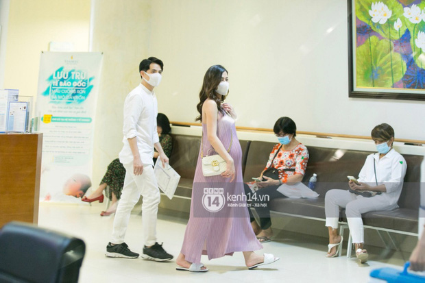 Nữ ca sĩ giữ được dáng vóc thanh mảnh, gọn gàng