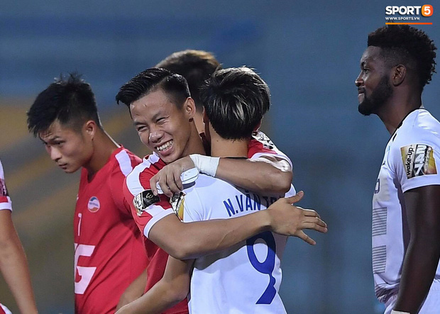 Văn Toàn và Quế Ngọc Hải có mối quan hệ rất thân thiết (Ảnh: Tiến Tuấn)