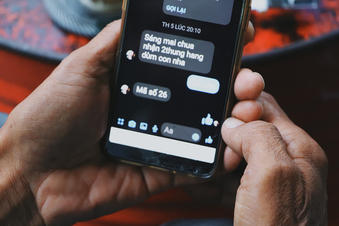 Có những khách quen thấy chú Long vất vả, thường hay giúp đỡ chú có thêm đơn hàng để mưu sinh