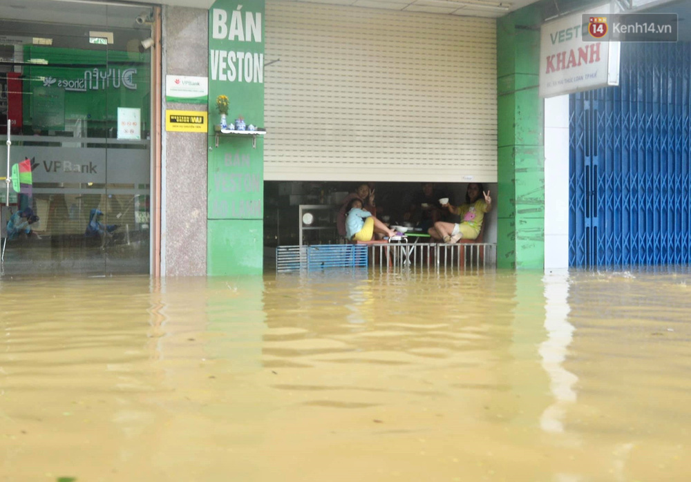 Theo nhiều người dân cho biết đợt lũ này cao ngang đợt lũ năm 1999