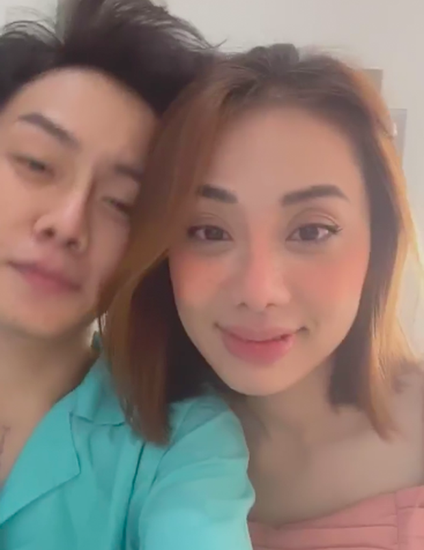 Miko Lan Trinh và bạn trai Kenji trước giờ mổ