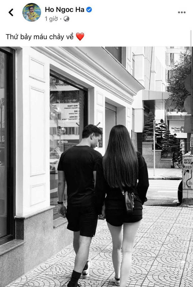 Khoảnh khắc Hà Hồ khoác vai bạn trai sánh đôi cùng nhau trên phố gây chú ý