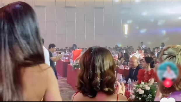 ... trừ sự chú ý của Hương Giang