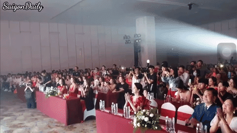 Hương Giang vỗ tay khi tên Lâm Khánh Chi được xướng tên