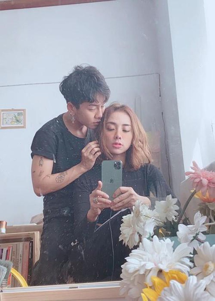 ù công khai chưa lâu, chuyện tình của cặp đôi vẫn nhận được sự đồng cảm, ái mộ từ cộng đồng mạng