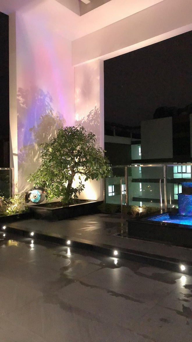 Ở Đức, Mai Hồ và gia đình sinh sống trong biệt thự sang chảnh và rộng rãi