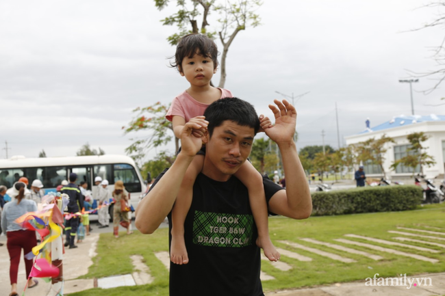 Không gian tại khu kí túc xá Hoà Phát rộng rãi, thoáng mát và cực kì an toàn để tránh bão.