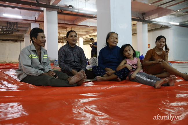 Trước khi đi sơ tán, người dân đã có vài ngày chuẩn bị gia cố nhà cửa. Khi đi sơ tan chỉ mang theo một số vật dụng cần thiết như tiền bạc, giấy tờ nhà, những vật gọn nhẹ.