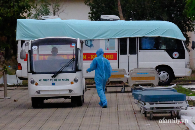 Tất cả những người tiếp xúc gần vẫn tiếp tục được cách ly tập trung đủ 14 ngày tính từ ngày tiếp xúc cuối cùng với chuyên gia người Hàn Quốc.