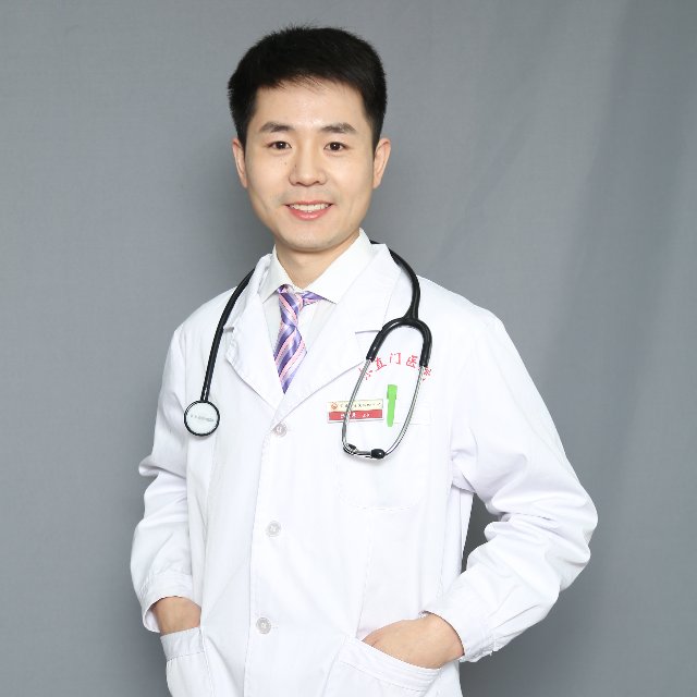 Bác sĩ Zhang Xianhui, Giám đốc Bệnh viện Y học cổ truyền Trung Quốc Bắc Kinh.