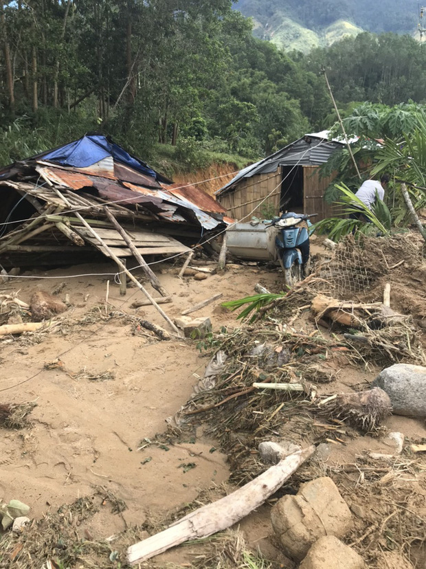 Nhiều tài sản bị hư hỏng (Ảnh: Đ.V.T)