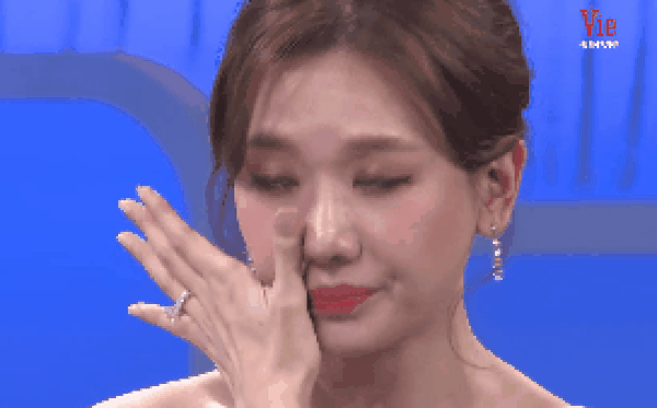 Hari Won nghẹn ngào khi nhắc tới 2 lần phẫu thuật ung thư cổ tử cung và tình trạng sức khoẻ hiện tại