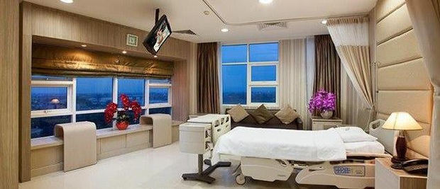 Theo hình ảnh mà mẹ ruột Hà Hồ đăng tải, dân mạng nhanh chóng nhận ra nơi 