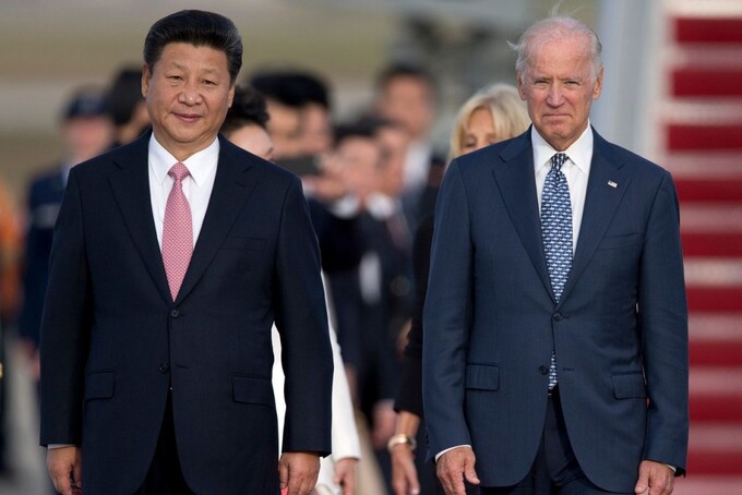 Chủ tịch Trung Quốc Tập Cận Bình và ông Joe Biden khi là Phó thủ tướng Mỹ năm 2015. Ảnh: AP