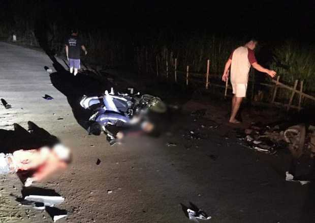 Hiện trường vụ tai nạn giao thông nghiêm trọng