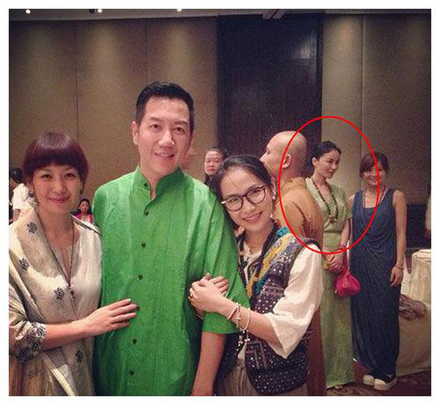 Hình ảnh Vương Phi tới tu viện phật giáo để dự sự kiện phật giáo