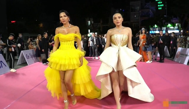 Hoa hậu Kỳ Duyên sánh bước bên siêu mẫu Minh Triệu