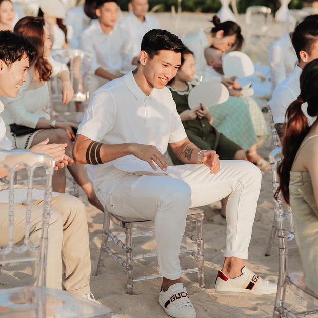 Về phía nam cầu thủ, anh cũng giữ thái độ không đề cập về nghi vấn hẹn hò thí sinh hot nhất nhì HHVN 2020