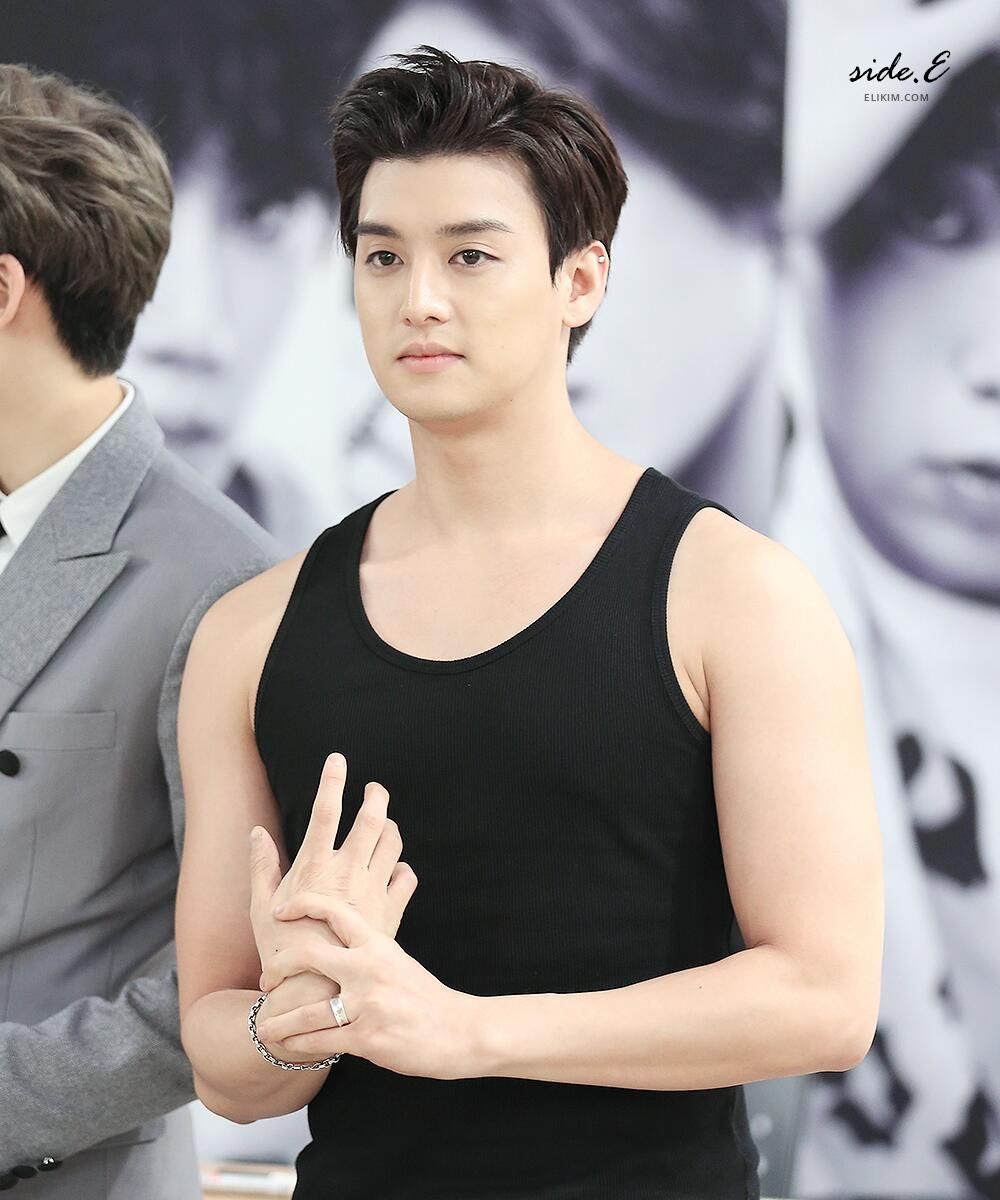 Cựu thành viên U-KISS - Eli thông báo đã ly hôn với bà xã hơn 11 tuổi