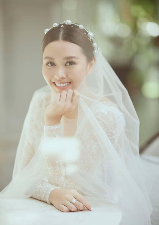 Tường San sẽ kết hôn trong tháng 11/2020 sau hơn 1 năm hẹn hò với bạn trai