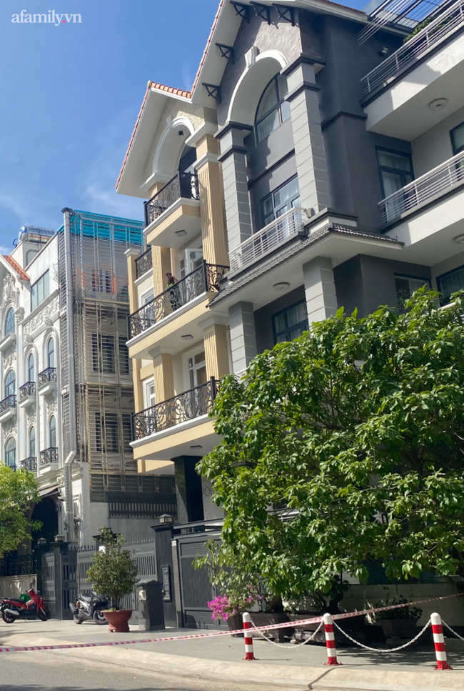 Công an giám sát chặt căn nhà 4 tầng nơi phát hiện thi thể giấu trong vali.