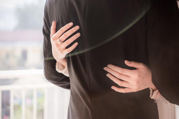 Cận nhẫn kim cương của Tường San, dân tình đoán chắc chiếc nhẫn này giá trị không vừa