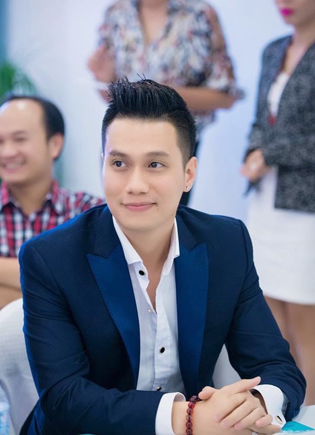 Vẻ đẹp lịch lãm, phong độ đã giúp anh nhận được vô số lời khen từ người hâm mộ