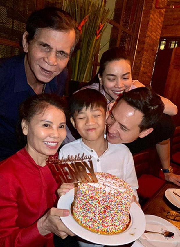 Kim Lý cho thấy mình là một người bố tốt khi thường xuyên quan tâm, chăm sóc Subeo