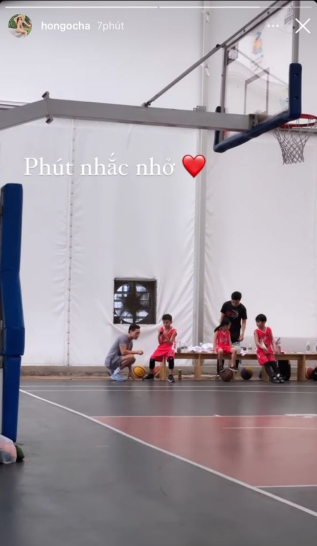 Khoảnh khắc cực đáng yêu khiến Hà Hồ phải 