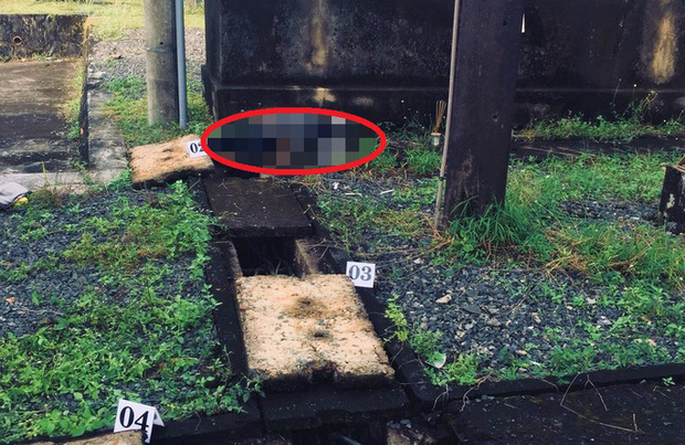 Thi thể nạn nhân tử vong trên tay đang cầm dây điện bị cắt đứt đôi