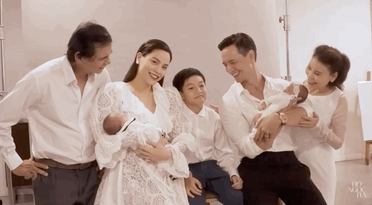 Gia đình viên mãn của Hà Hồ và Kim Lý hạnh phúc bên nhau