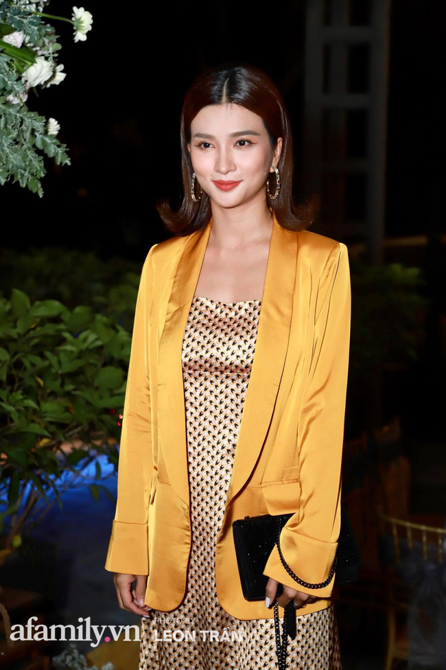 Kim Tuyến lộ thân hình và gương mặt có phần gầy đi nhiều