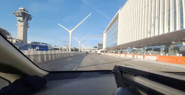 Khung cảnh tại sân bay quốc tế Los Angeles