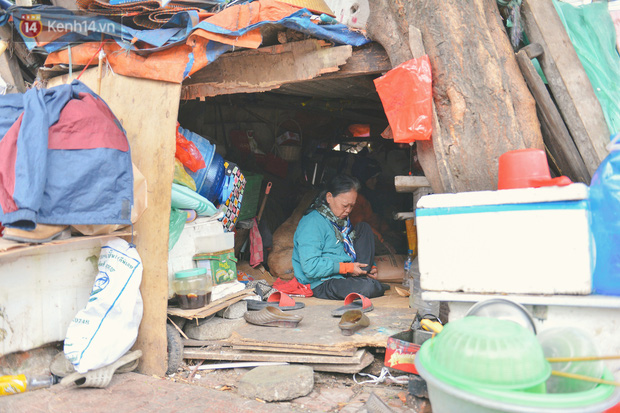 Ngôi nhà tạm bợ của vợ chồng ông Hùng, bà Bích