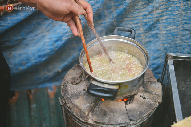 Nồi cháo ế ẩm mang về 