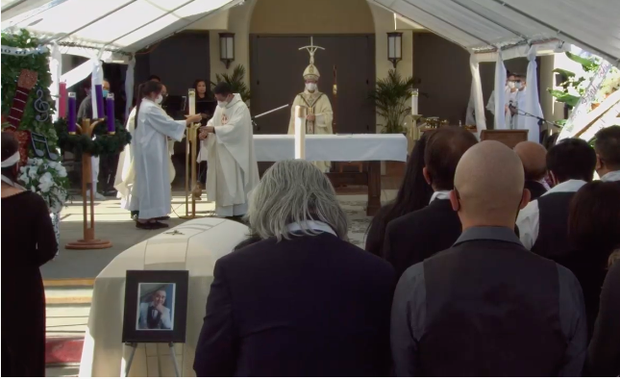 Các nghi thức công giáo cuối cùng đang được thực hiện