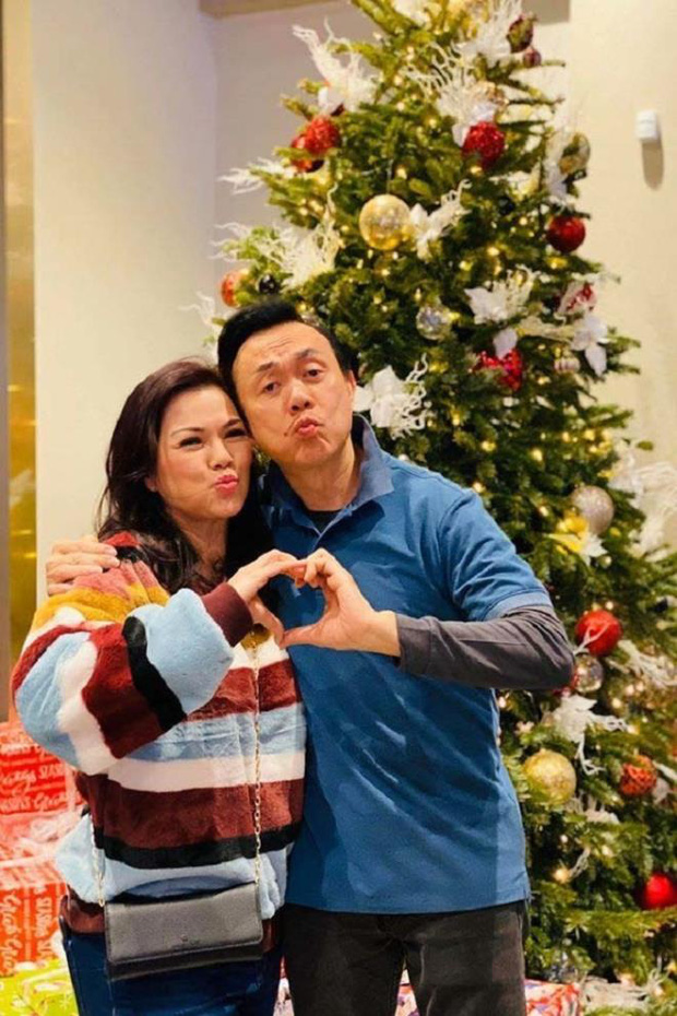 Lúc sinh thời, NS Chí Tài rất yêu thương, luôn chiều chuộng bà xã. Cuộc hôn nhân hơn 33 năm của 2 nghệ sĩ khiến nhiều người ngưỡng mộ