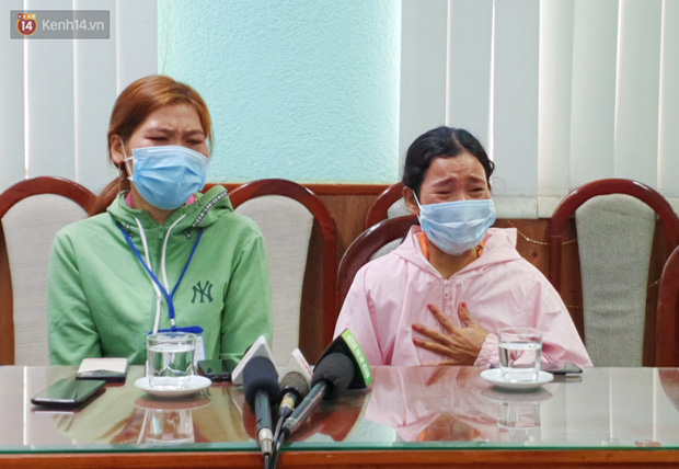 Nấc nghẹn khi nhắc đến hoàn cảnh của mình, chồng vừa chết, con trai lại bị hôn mê sâu...