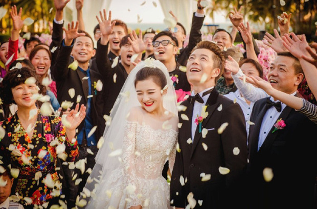 Hai cặp đôi ly hôn của làng giải trí