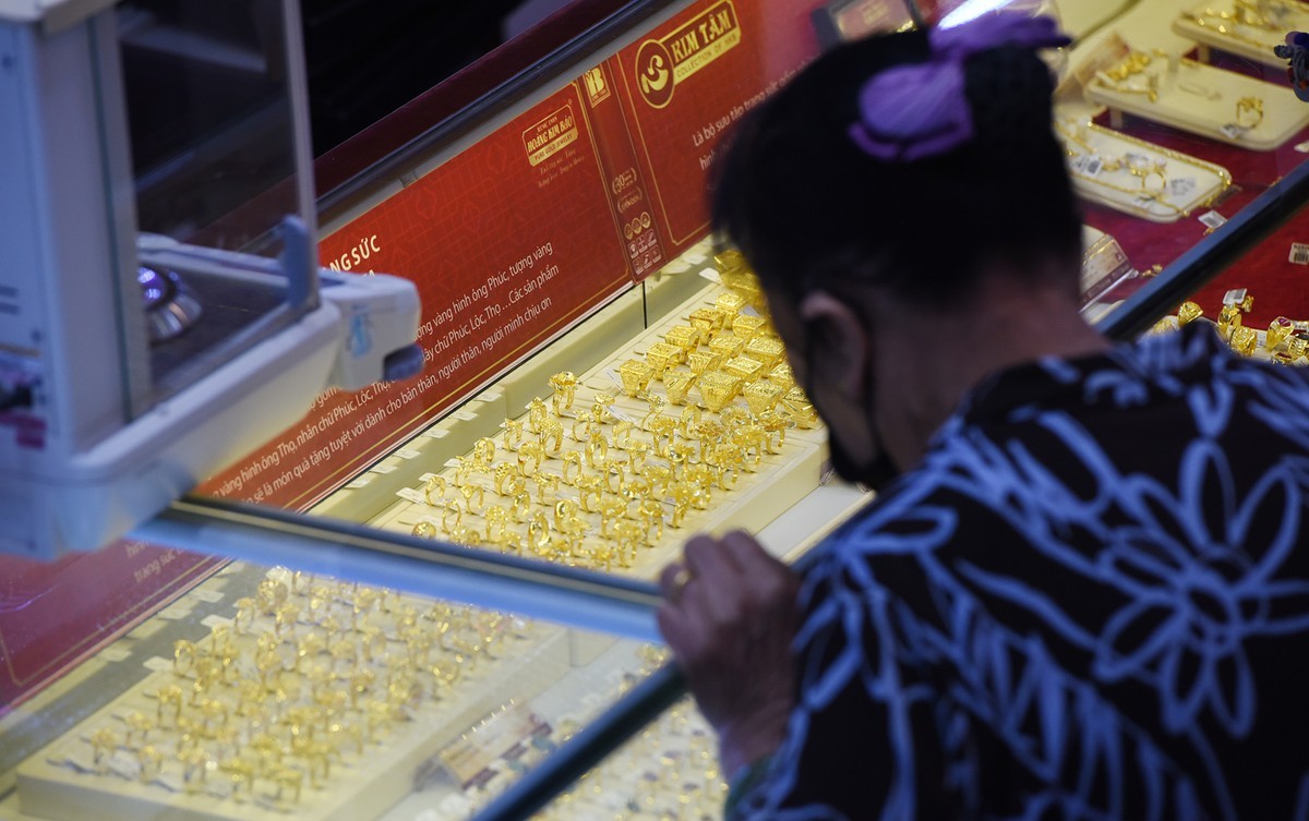 Giá vàng giảm cuối tuần