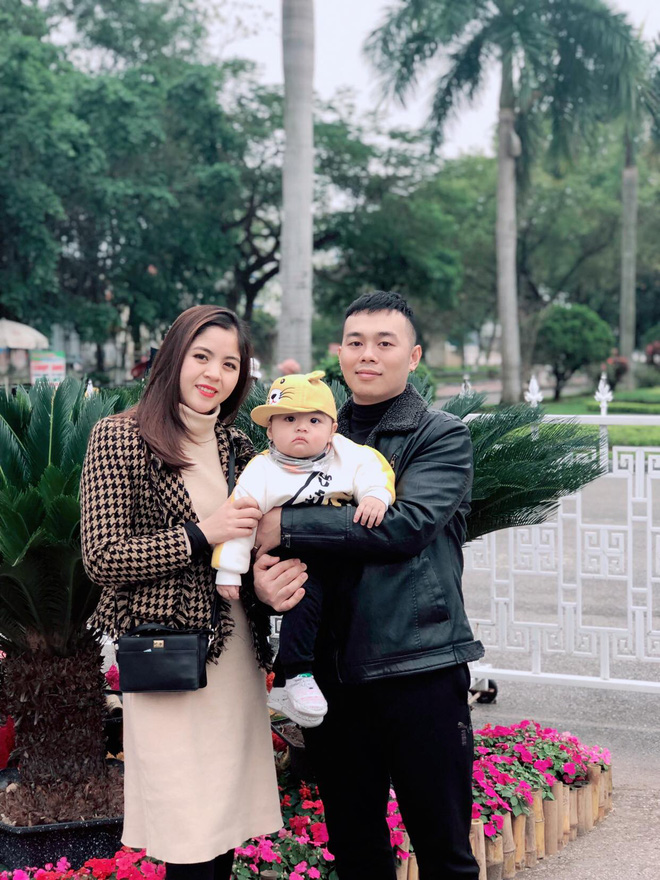 Vợ chồng chị Thảo cùng nhóc tì đáng yêu (Ảnh: NVCC)