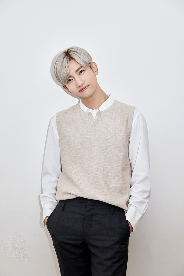 Với chỉ số IQ chỉ thua Einstein có 10 điểm cùng sự chăm chỉ, quyết tâm, Changmin đã học lên đến thạc sĩ