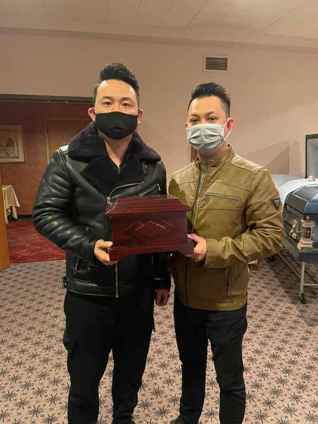 a sĩ Hàn Thái Tú và bạn bè cùng lo hậu sự cho ca sĩ Vân Quang Long tại Mỹ