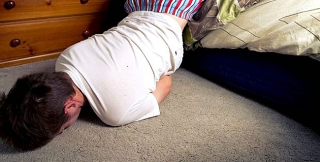 Tắm đêm sẽ thay đổi nhiệt độ cơ thể, làm máu co lại, dẫn đến máu...........có thể bị tai biến, đột quỵ,