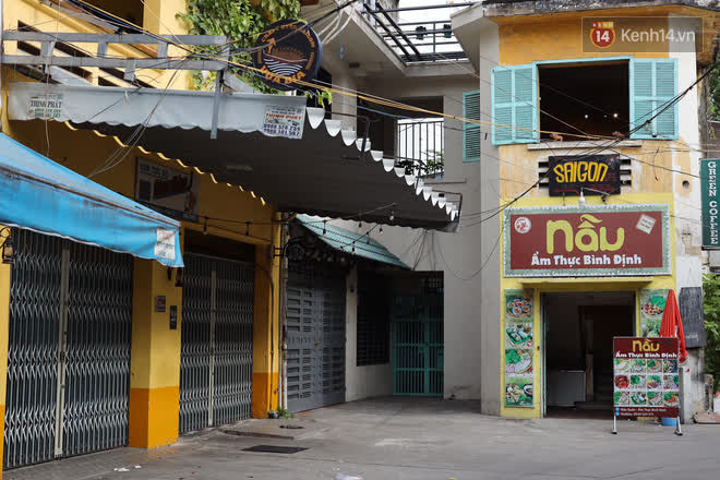 Hàng quán vắng khách