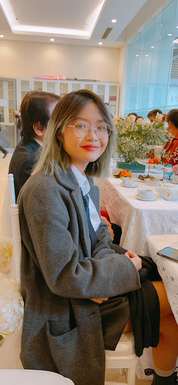 Con gái cả của NS Công Lý mong bố và vợ hiện tại sẽ đi được với nhau trên một đoạn đường dài