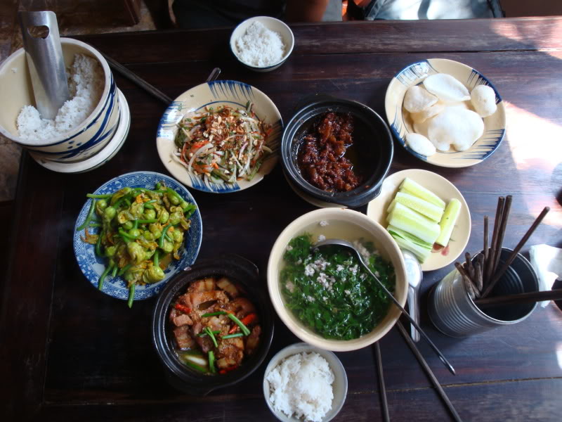 Không để thức ăn đã chế biến còn dư thừa qua 2 ngày trong tủ lạnh, nếu có mùi cần lập tức vứt bỏ.