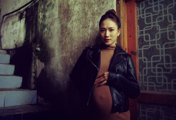 Những lần khoe bụng trước đó của Trâm Anh