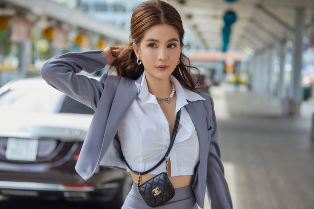 Clip hé lộ cách thanh toán tiền ăn của hội bạn Ngọc Trinh đang gây sốt trên MXH