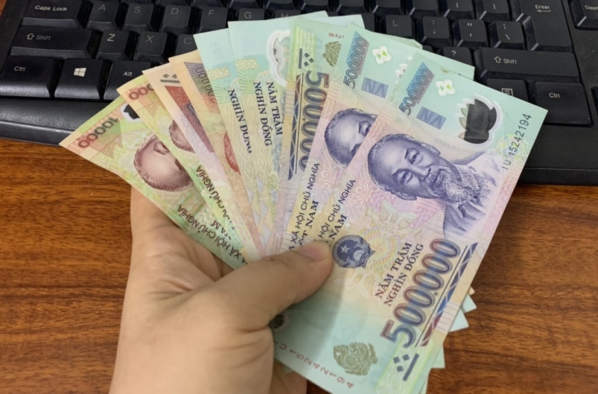 Người lao động có thể thỏa thuận với người sử dụng lao động về việc ứng trước tiền lương (Ảnh minh họa: KT)